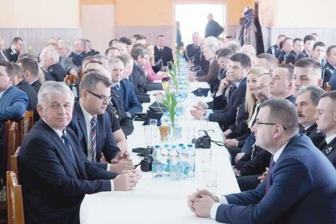 Strażacy ochotnicy z Lubelskiego dostaną nowe wozy. 43 umowy podpisane