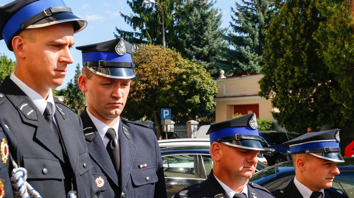 Strażacy pomagali w Wierzchowiskach przy nawałnicy. Woda zniszczyła im samochody Strażacy pomagali w Wierzchowiskach przy nawałnicy. Woda zniszczyła im samochody