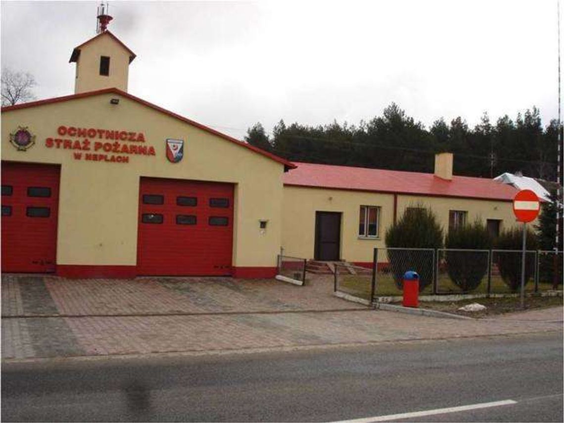 Strażacy przyjechali do pożaru bez wody? Ludzie gasili ogień śniegiem