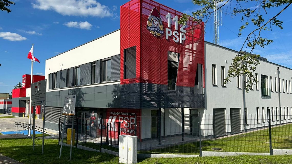 Strażacy z Puław już w nowej strażnicy za prawie 35 milionów
