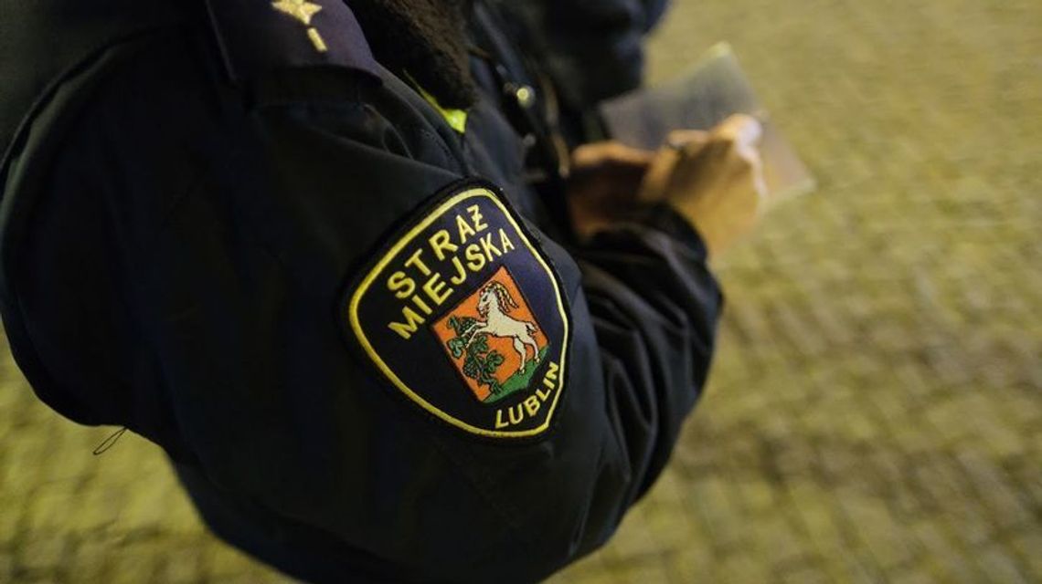 Strażnicy miejscy mogą teraz więcej. Otrzymali nowe uprawnienia Strażnicy miejscy mogą teraz więcej. Otrzymali nowe uprawnienia