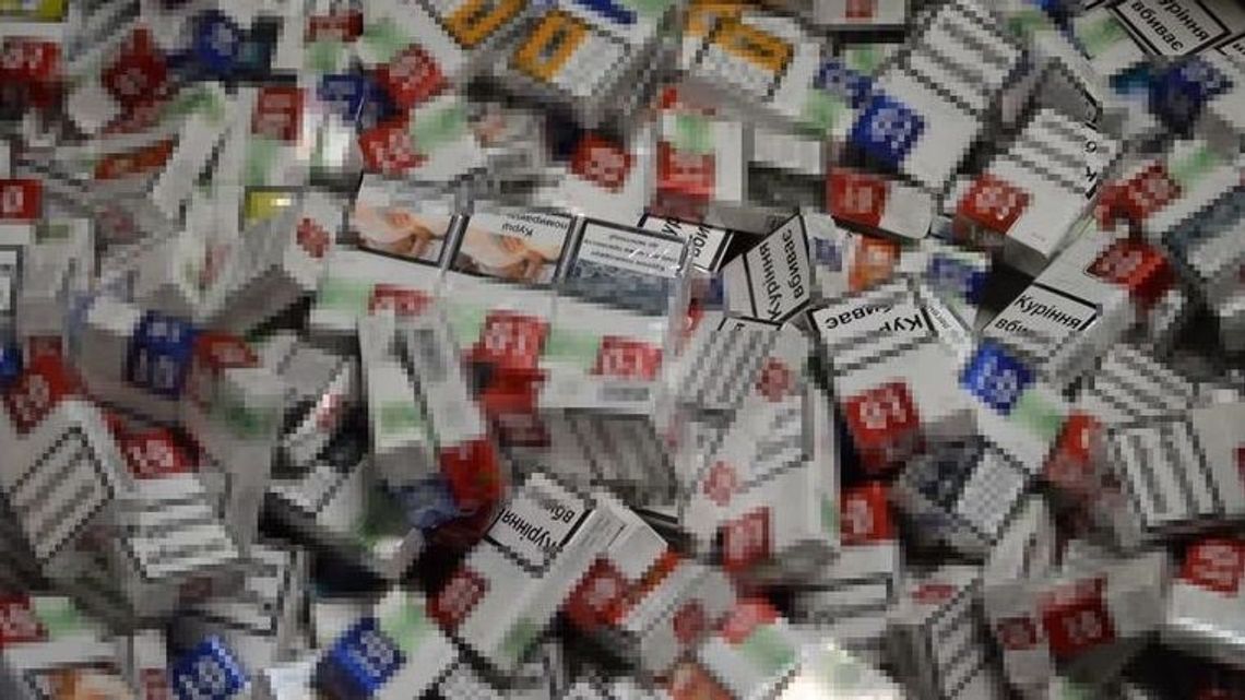 Strażnik graniczny pomagał przemycać papierosy z Ukrainy. Transportowali je przez rzekę