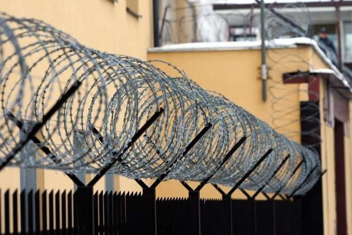 Strażnik kradł w areszcie w Lublinie? Stanie przed sądem. Tłumaczy, że tylko pożyczał