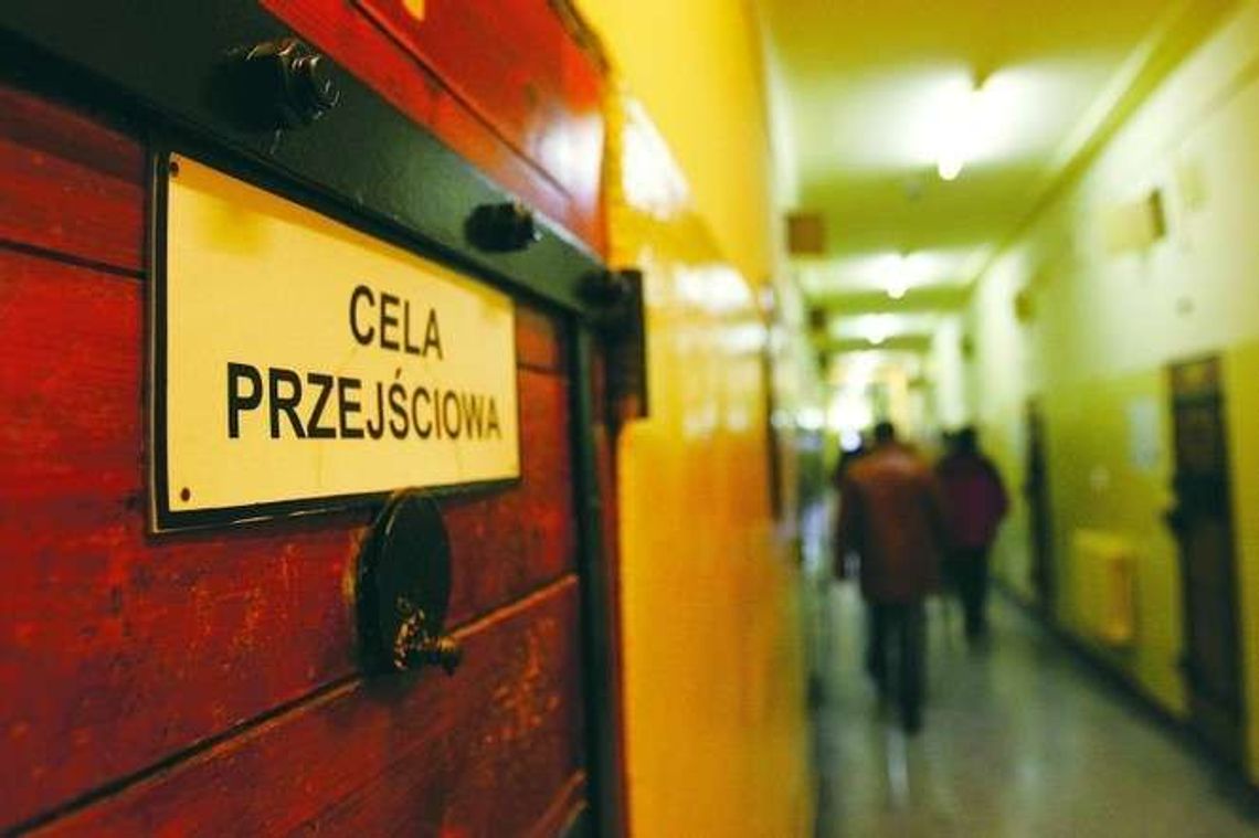 Strażnik z Aresztu Śledczego w Lublinie wpadł z narkotykami. Był w drodze do pracy