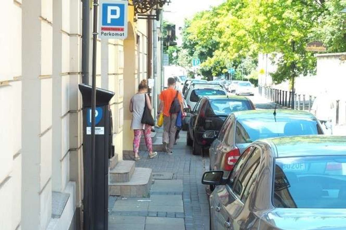 Strefa parkowania w Lublinie. Wojewoda chce poprawek: "Jest niebezpiecznie" Strefa parkowania w Lublinie. Wojewoda chce poprawek: "Jest niebezpiecznie"