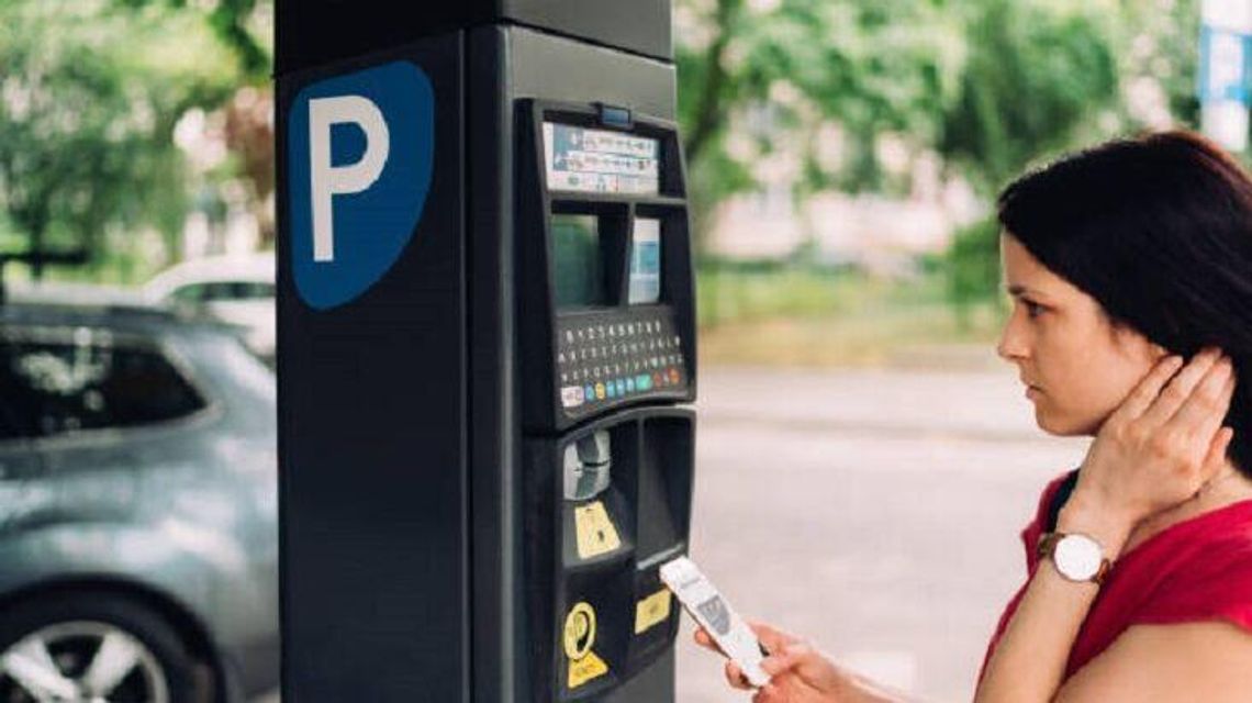 Strefy płatnego parkowania jeszcze nie ma, ale ratusz już szuka urzędnika od tego Strefy płatnego parkowania jeszcze nie ma, ale ratusz już szuka urzędnika od tego