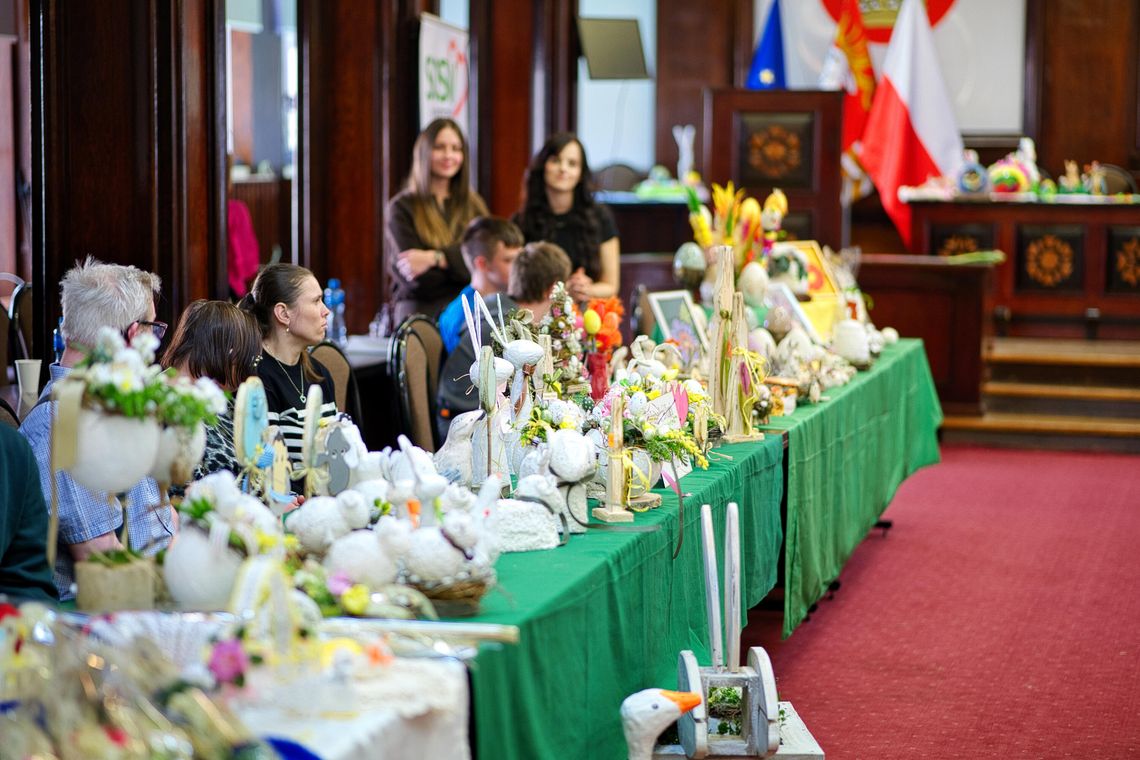Stroiki, pisanki i baranki. Wiosna i święta zawitały do Starostwa Powiatowego