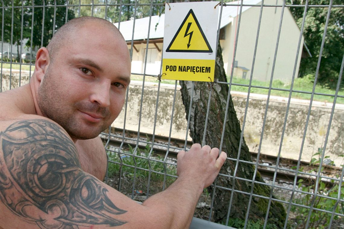 Strongman z Lublina na placu zabaw