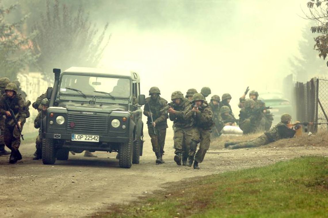 Strzały na ulicach obudziły mieszkańców. Manewry w Świdniku (zdjęcia)