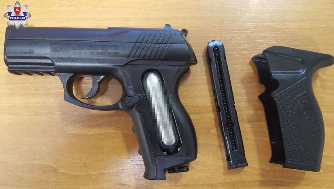 Strzelał z broni pneumatycznej do okien. Ochłonie za kratkami