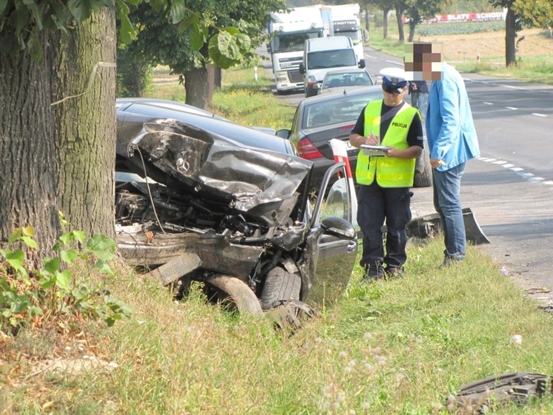Strzeszkowice Duże: Cztery osoby ranne w wypadku (zdjęcia, wideo)