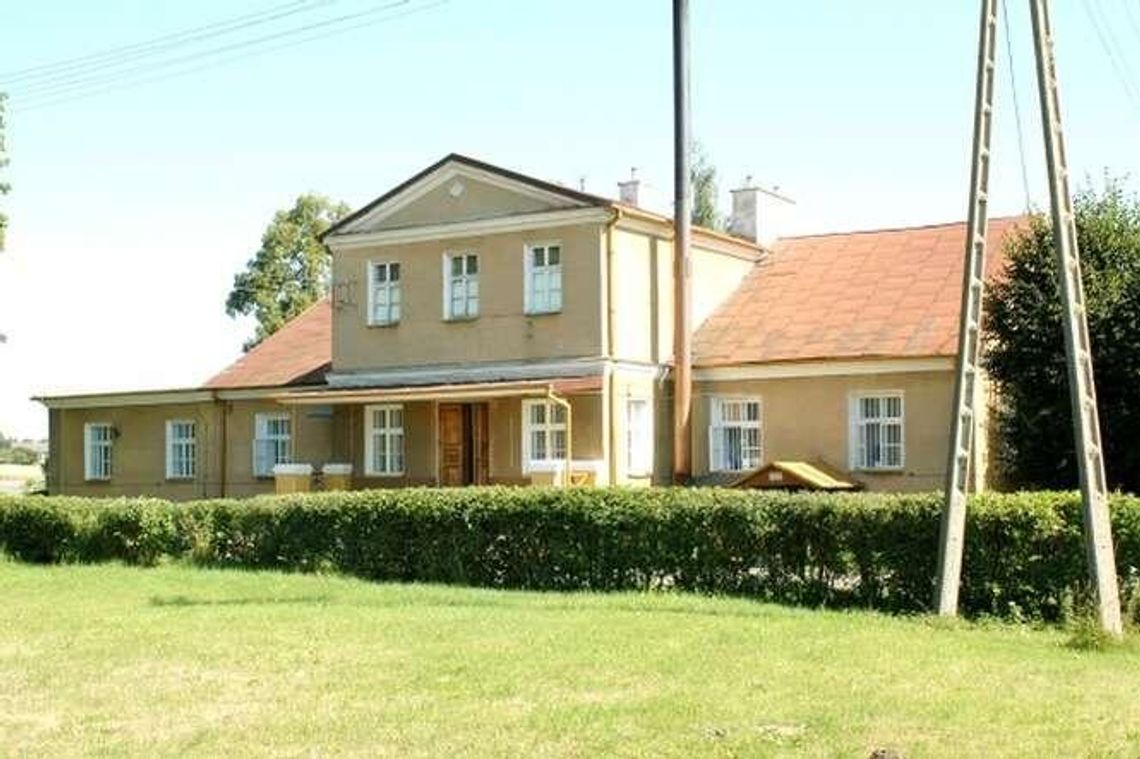 Strzyżewice: Dworek kulturalno-kulinarny