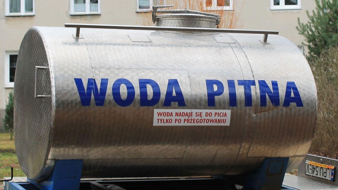 Stu mieszkańców Puław nie może pić wody z kranów. Jest zanieczyszczona