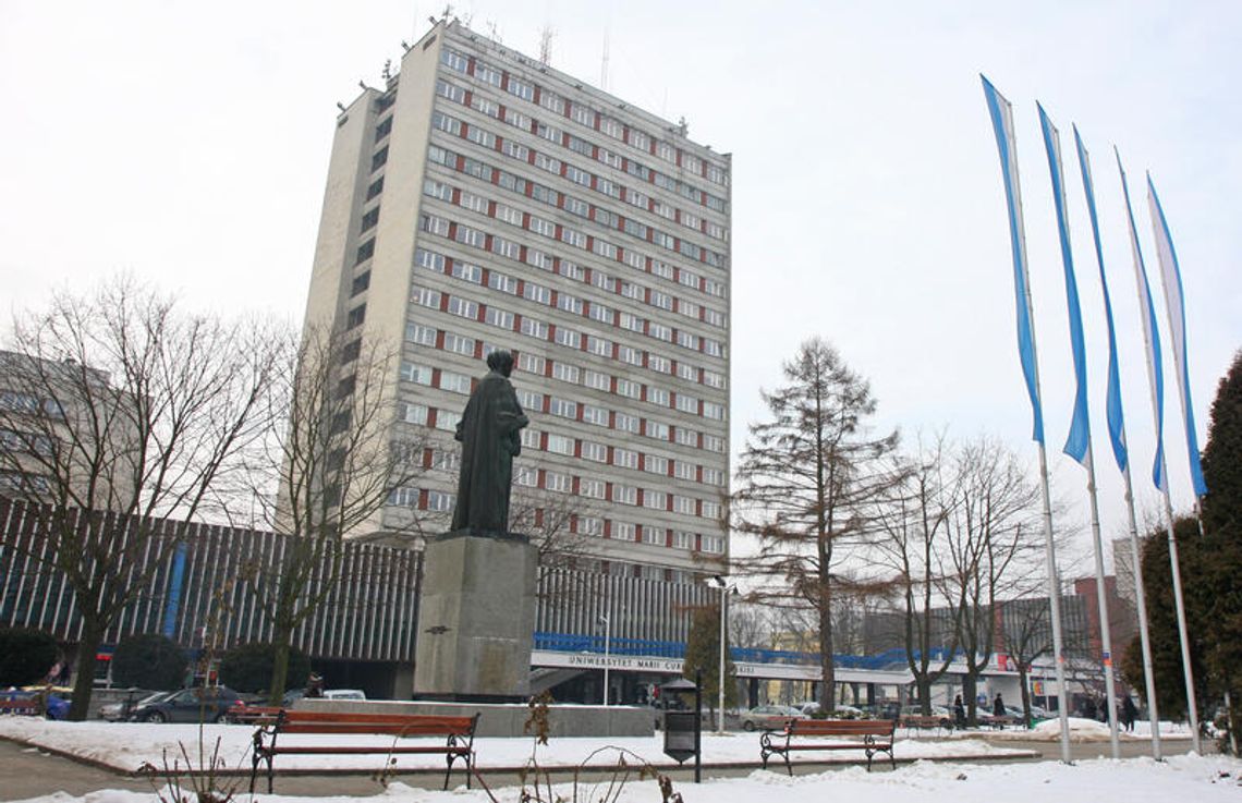 Studenci UMCS zaniepokojeni: Stypendia dopiero przed świętami