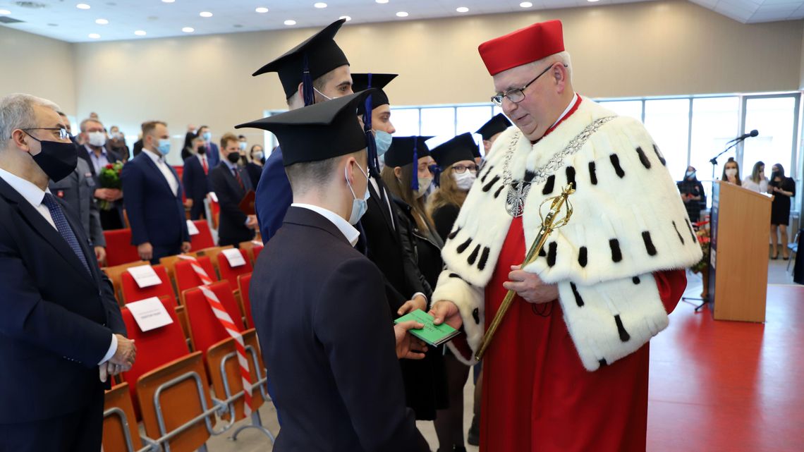 Studenci z 29 krajów rozpoczęli naukę na WSEI w Lublinie Studenci z 29 krajów rozpoczęli naukę na WSEI w Lublinie