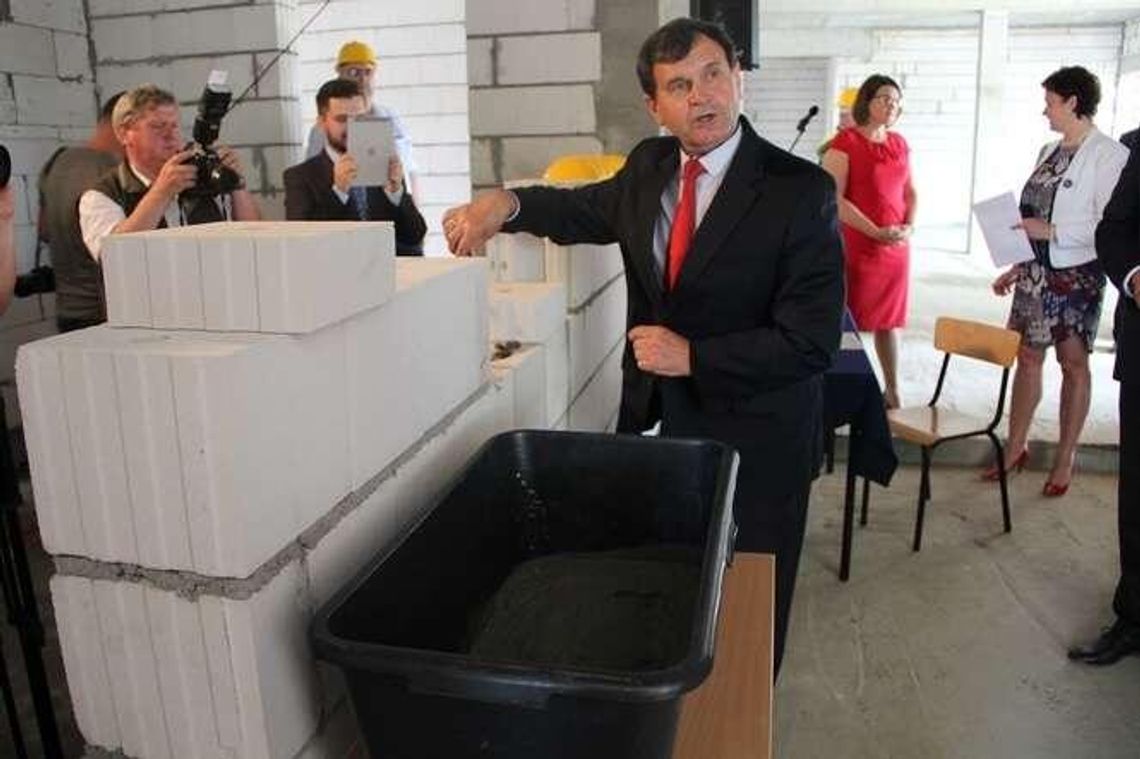 Student sam wypożyczy i zda książkę. Dzięki falom radiowym 