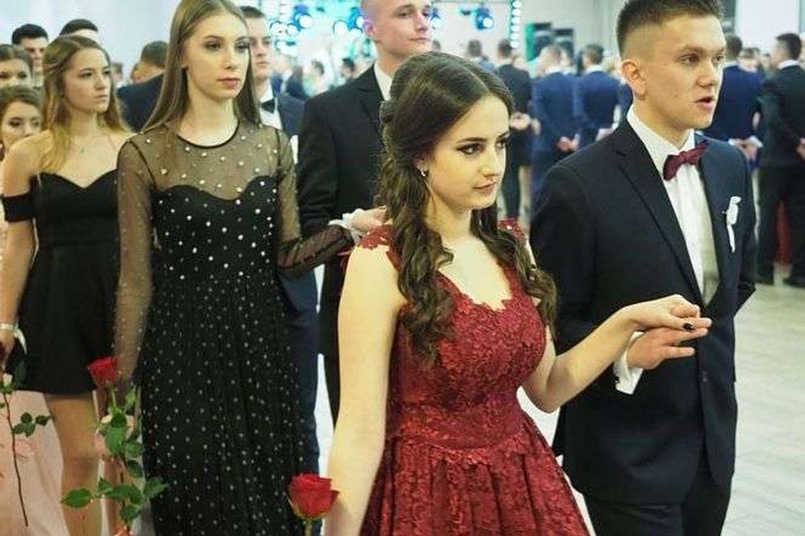 Studniówka 2018: Bal maturzystów Państwowych Szkół Budownictwa i Geodezji [ZDJĘCIA]