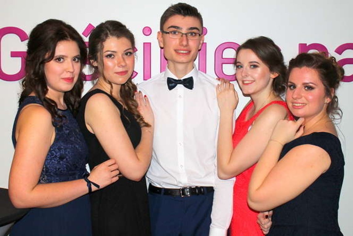 Studniówka 2018: Bal uczniów I LO im. Czartoryskiego w Puławach [zdjęcia, wideo]