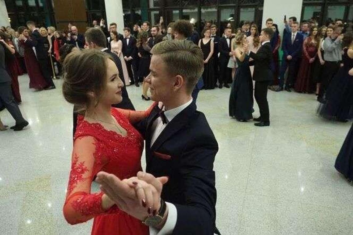 Studniówka 2018: Bal uczniów I LO im. Staszica w Lublinie [zdjęcia]