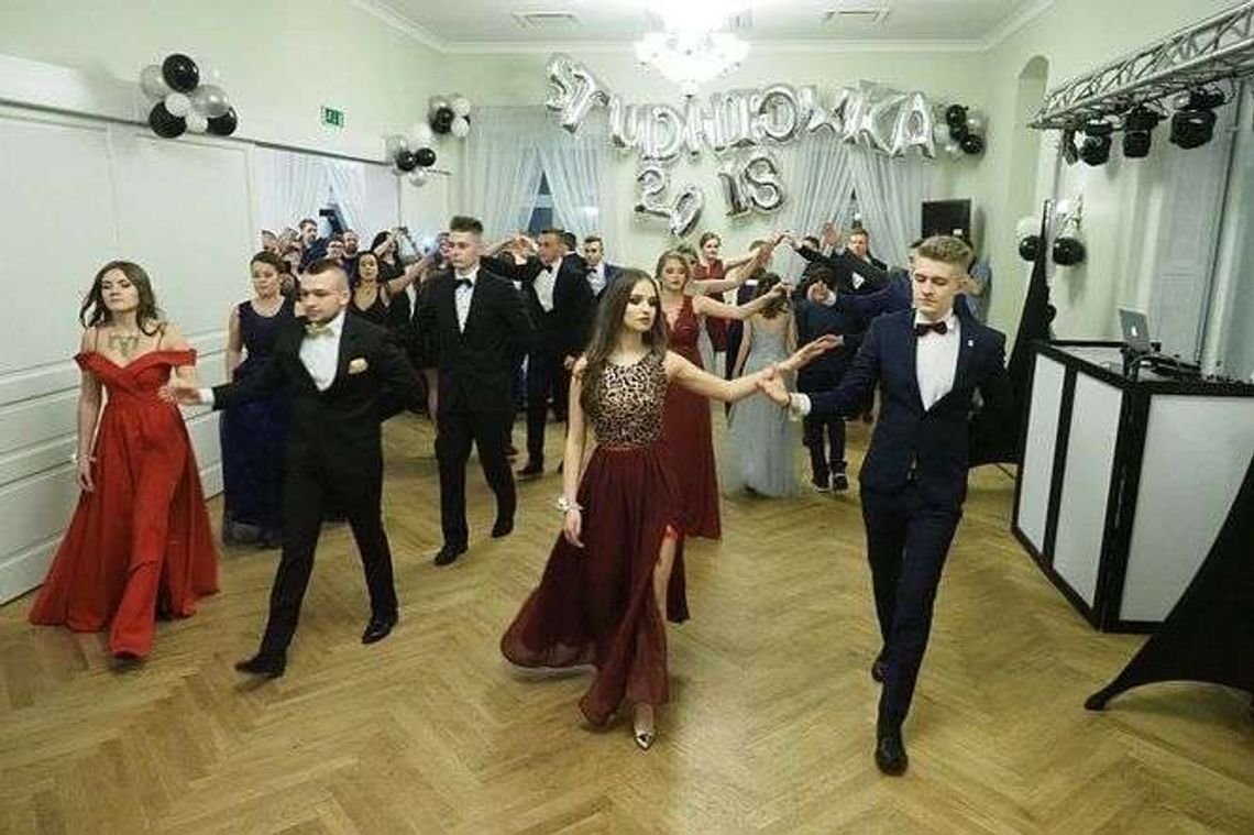 Studniówka 2018: Bal uczniów VII Liceum Ogólnokształcącego w Lublinie [ZDJĘCIA]