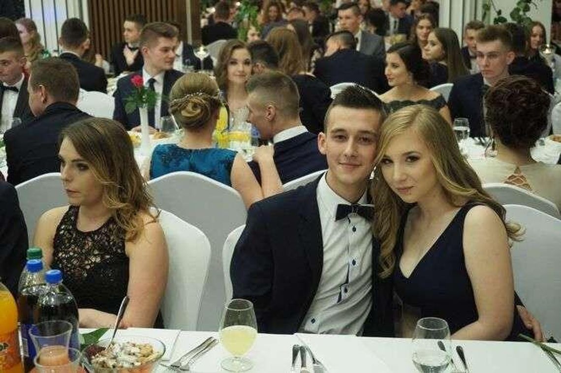 Studniówka 2018: Bal uczniów Zespołu Szkół nr 1 w Kraśniku [zdjęcia]