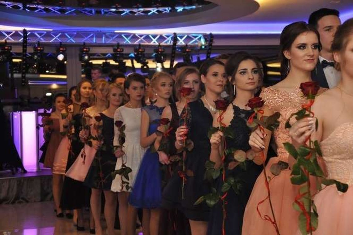 Studniówka 2018 uczniów ZST w Puławach [zdjęcia]