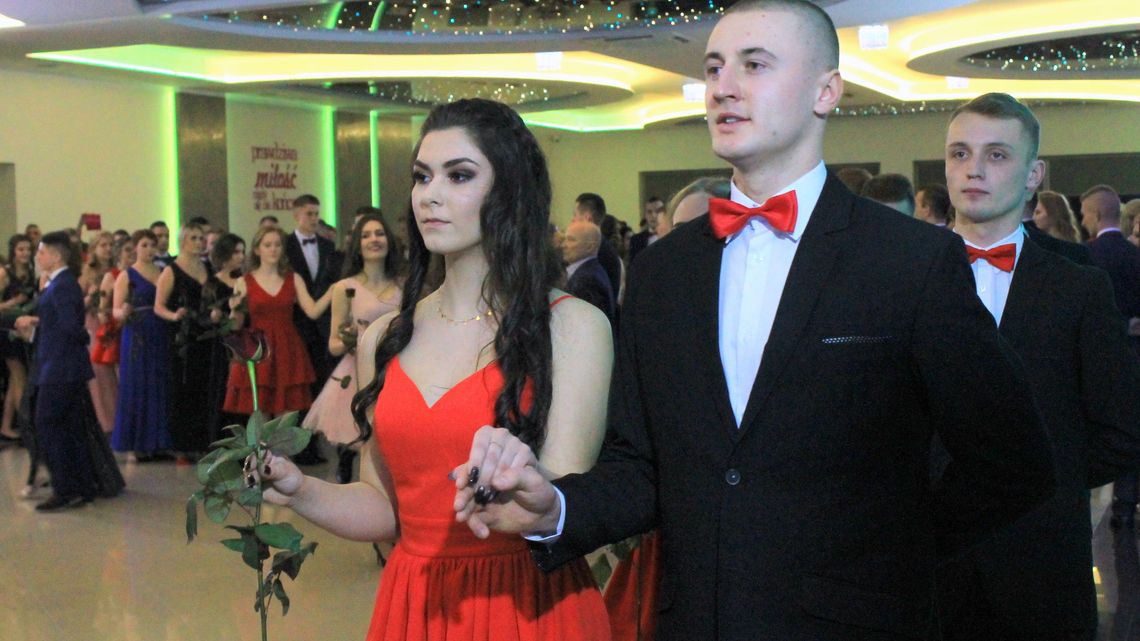 Studniówka 2019. Bal maturzystów ZS nr 1 w Puławach [zdjęcia, wideo]