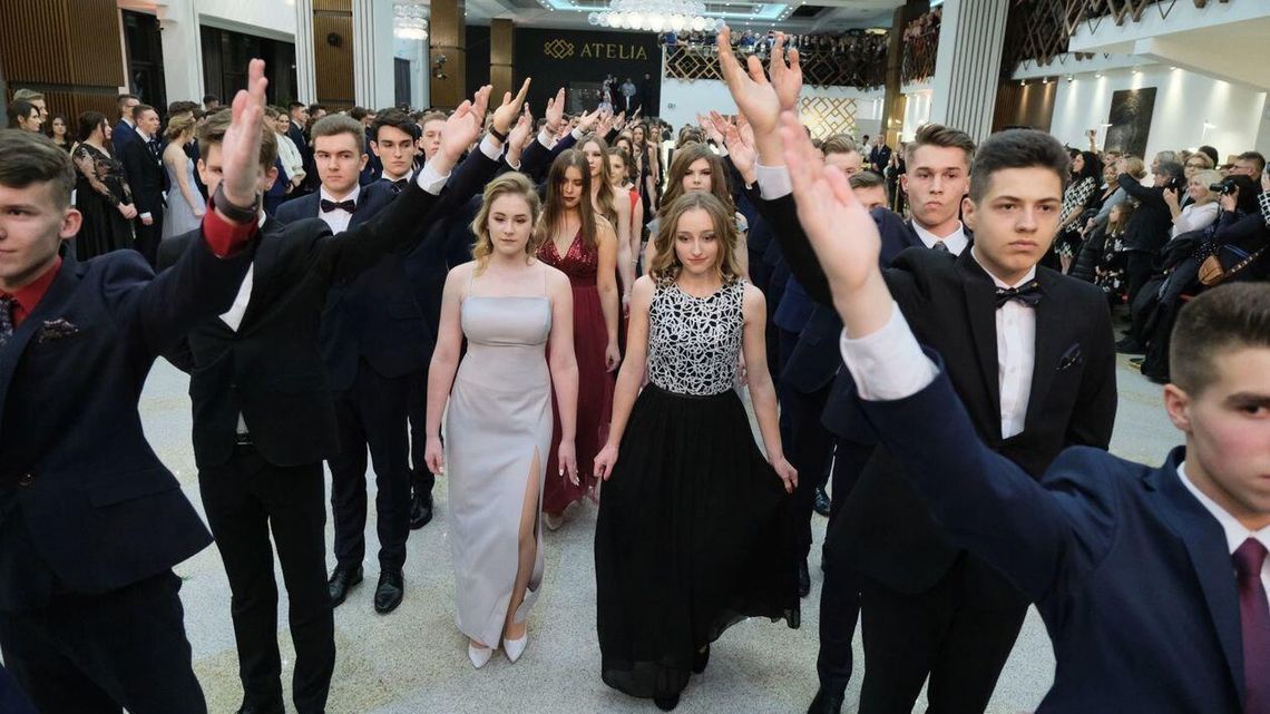 Studniówka II LO im. Hetmana Jana Zamoyskiego w Lublinie w hotelu Atelia [zdjęcia, wideo]