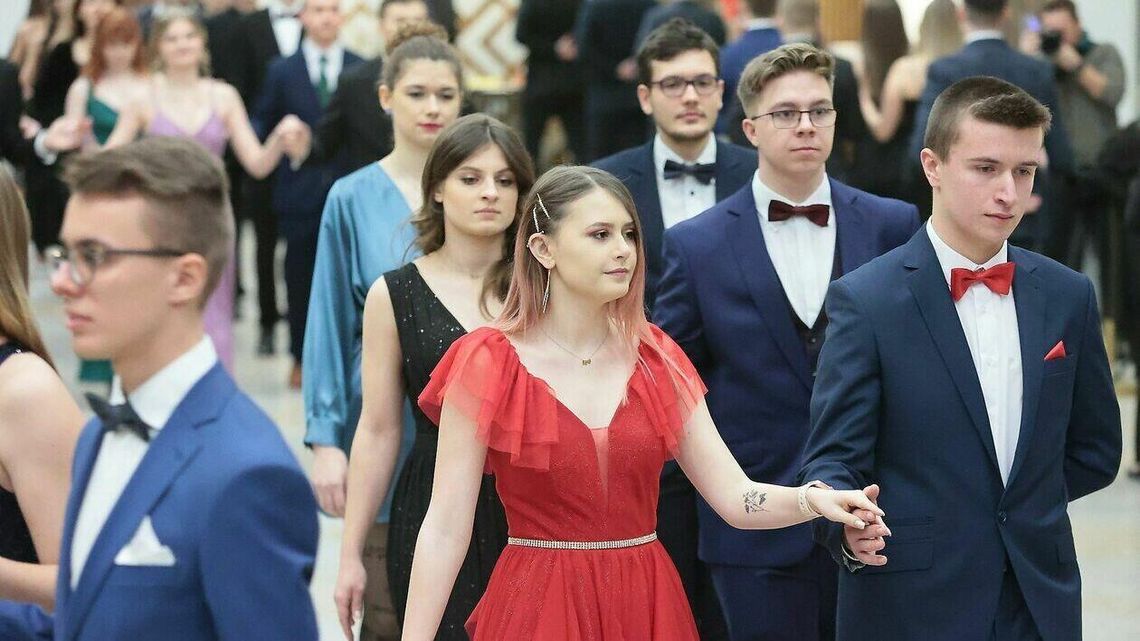 Studniówka Technikum Elektronicznego i X Liceum Ogólnokształcącego w Lublinie. Dużo zdjęć Studniówka Technikum Elektronicznego i X Liceum Ogólnokształcącego w Lublinie. Dużo zdjęć