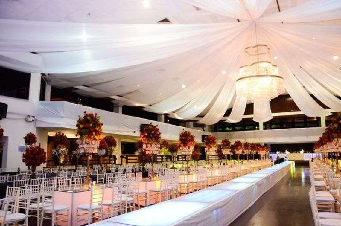 Studniówka to ważne wydarzenie. Jak się ubrać, by czuć się komfortowo?