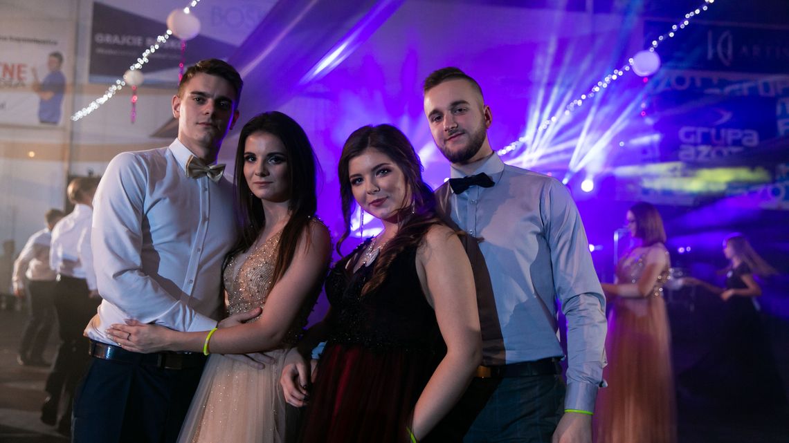 Studniówka uczniów II Liceum Ogólnokształcącego im. Marii Konopnickiej w Zamościu [zdjęcia]