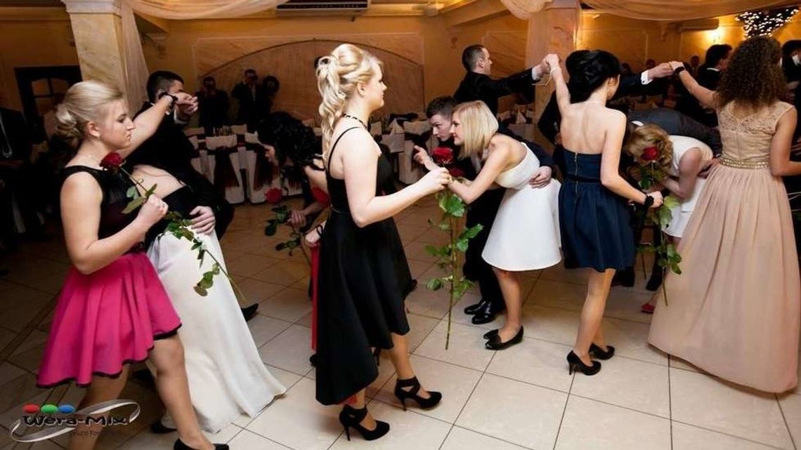 Studniówka uczniów Szkół ZDZ w Lublinie (zdjęcia)