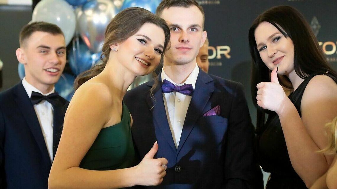 Studniówka Zespołu Szkół Transportowo- Komunikacyjnych w Lublinie. Na początku polonez, a potem szaleństwo Studniówka Zespołu Szkół Transportowo- Komunikacyjnych w Lublinie. Na początku polonez, a potem szaleństwo