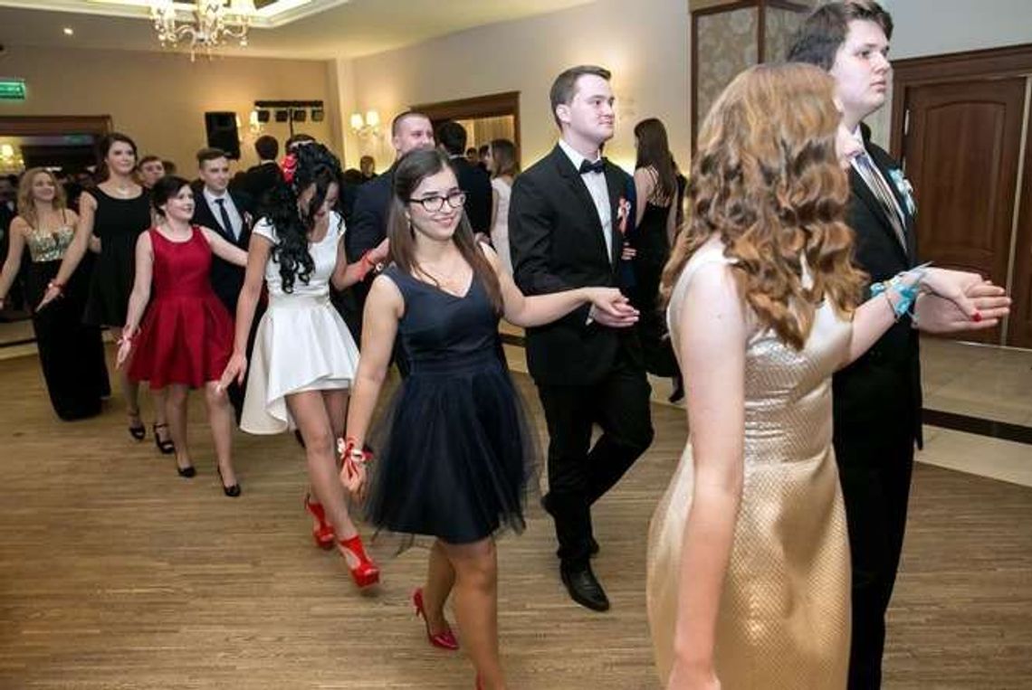Studniówki 2016: Bal maturzystów XVI LO z ZSE im. A. i J. Veeterów w Lublinie