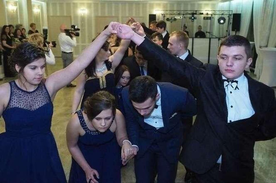 Studniówki 2016: Tak się bawiło VIII LO. Impreza w Dworze Anna (zdjęcia)