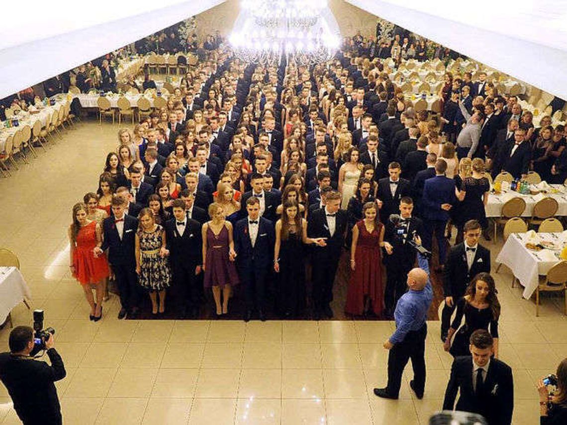 Studniówki 2017: Bal maturalny uczniów V LO w Lublinie Studniówki 2017: Bal maturalny uczniów V LO w Lublinie