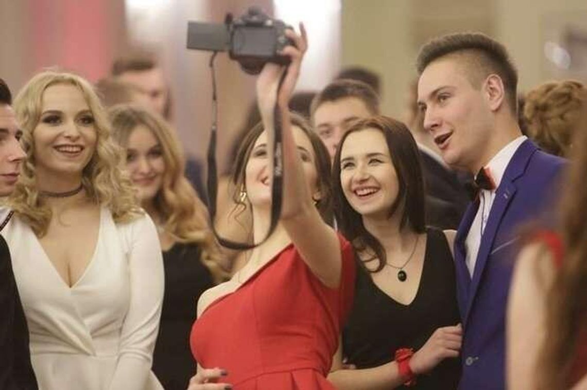 Studniówki 2017: Tak się bawili uczniowie VIII LO i Zespołu Szkół Budowlanych w Lublinie (zdjęcia)