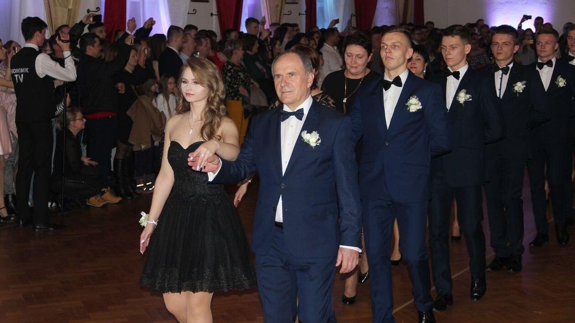 Studniówki 2019. Bal maturzystów z bialskiego ekonomika [zdjęcia]