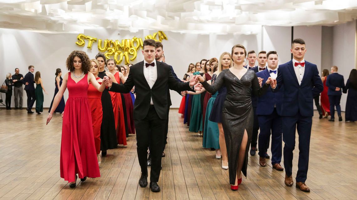 Studniówki 2019. Bal maturzystów Zespołu Szkół Chemicznych i Przemysłu Spożywczego [zdjęcia, wideo]