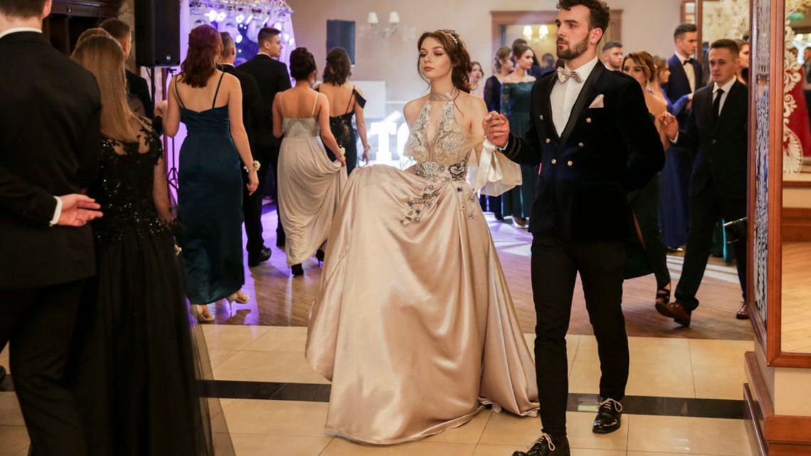Studniówki 2019: Bal maturzystów Zespołu Szkół Odzieżowo-Włókienniczych [zdjęcia]