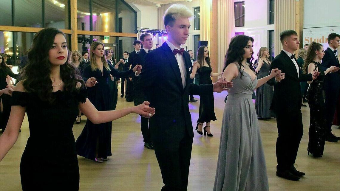 Studniówki 2022. Bal XXIX Liceum Ogólnokształcącego w Lublinie [zdjęcia]