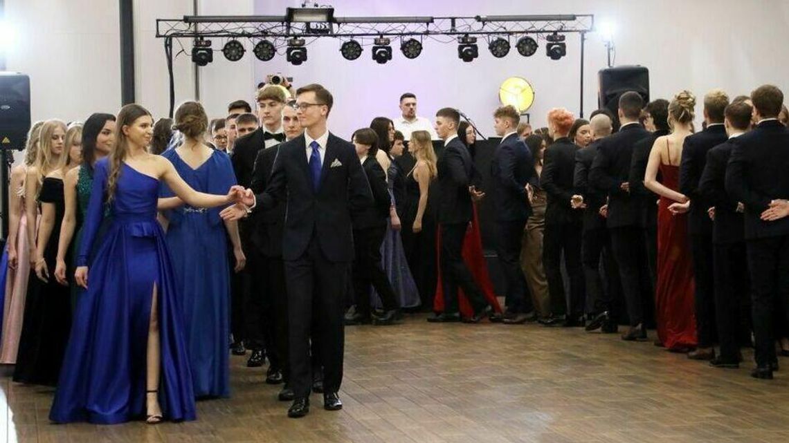 Studniówki 2024. Szalona noc uczniów XXX LO w Lublinie Studniówki 2024. Szalona noc uczniów XXX LO w Lublinie