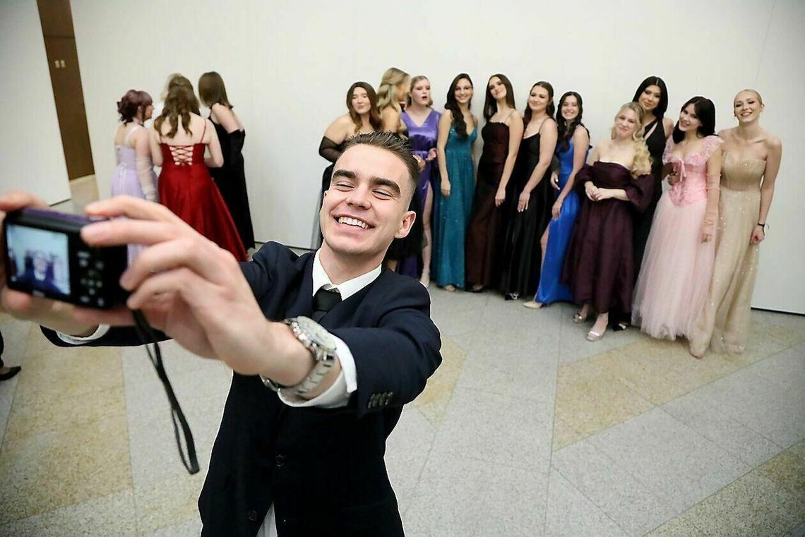 Studniówki 2024. Tak bawili się maturzyści z "dziewiątki"