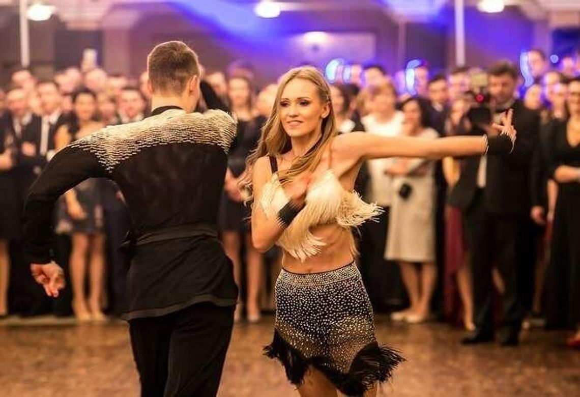 Studniówki w Lublinie. Tak bawiło się 5 LO (zdjęcia) Studniówki w Lublinie. Tak bawiło się 5 LO (zdjęcia)