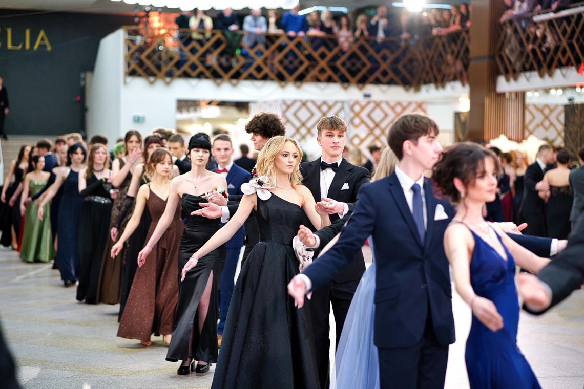 Studniówkowa noc pełna emocji. Bal maturzystów I Liceum Ogólnokształcącego im. Stanisława Staszica w Lublinie