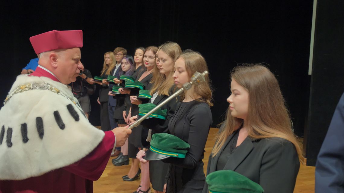 Stuletni profesor i minister z dobrą nowiną na inauguracji roku na Uniwersytecie Przyrodniczym