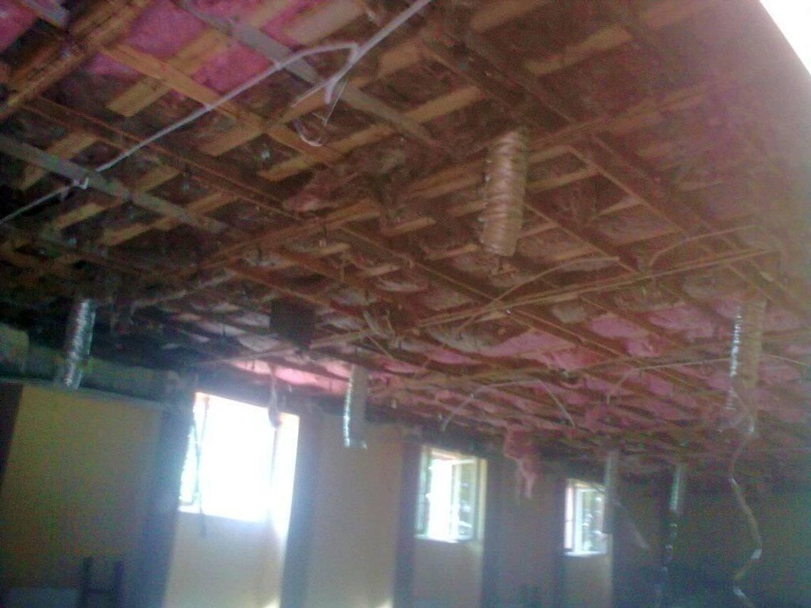 Sufit runął podczas zajęć dzieci