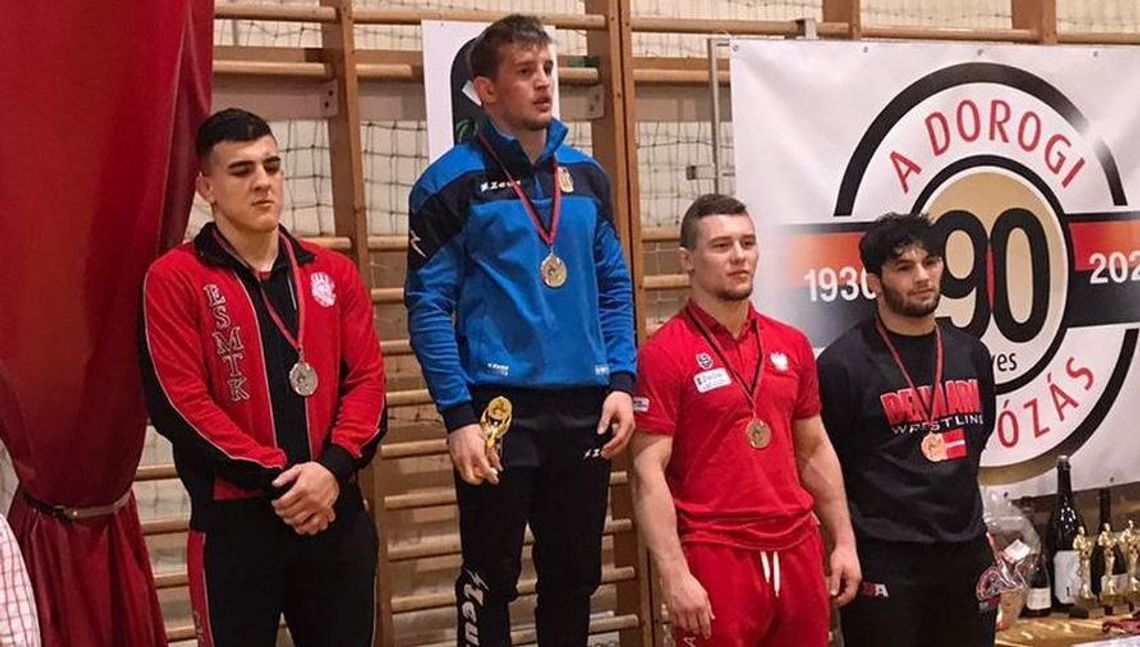 Sukces Szymona Szymonowicza na Węgrzech 