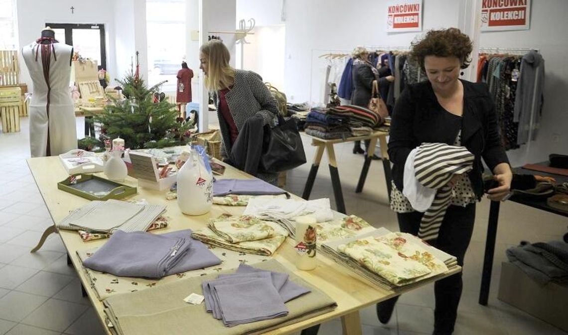 Sukienki z Bialconu, deskorolki z Wisznic