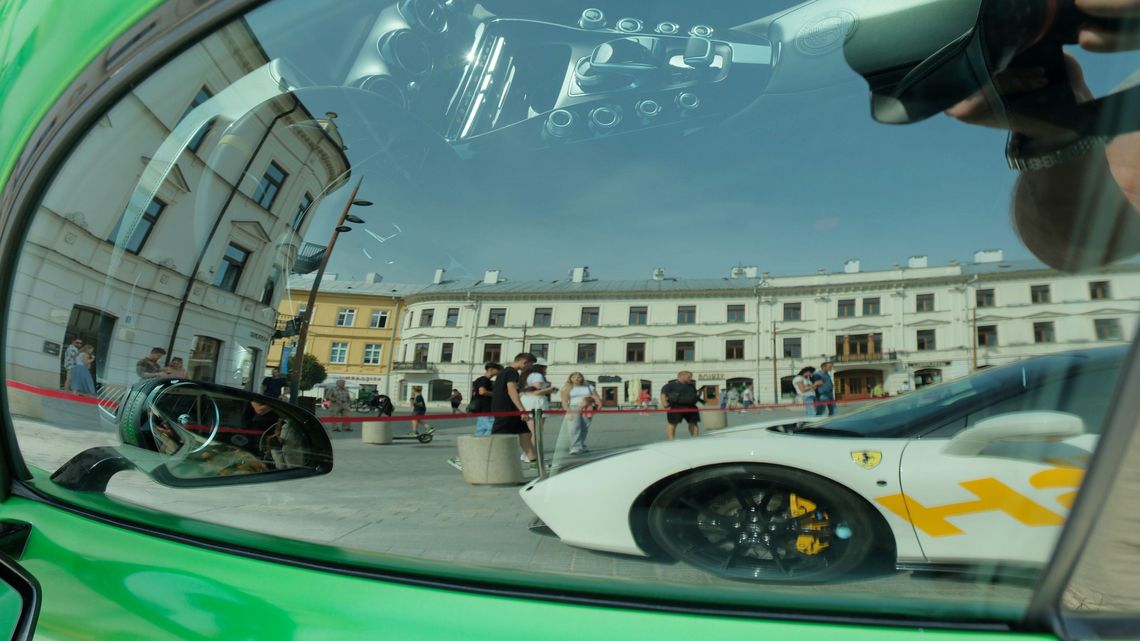 Superauta przed Pedetem Superauta przed Pedetem